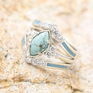 Turquoise Ring with delicate rhinestones